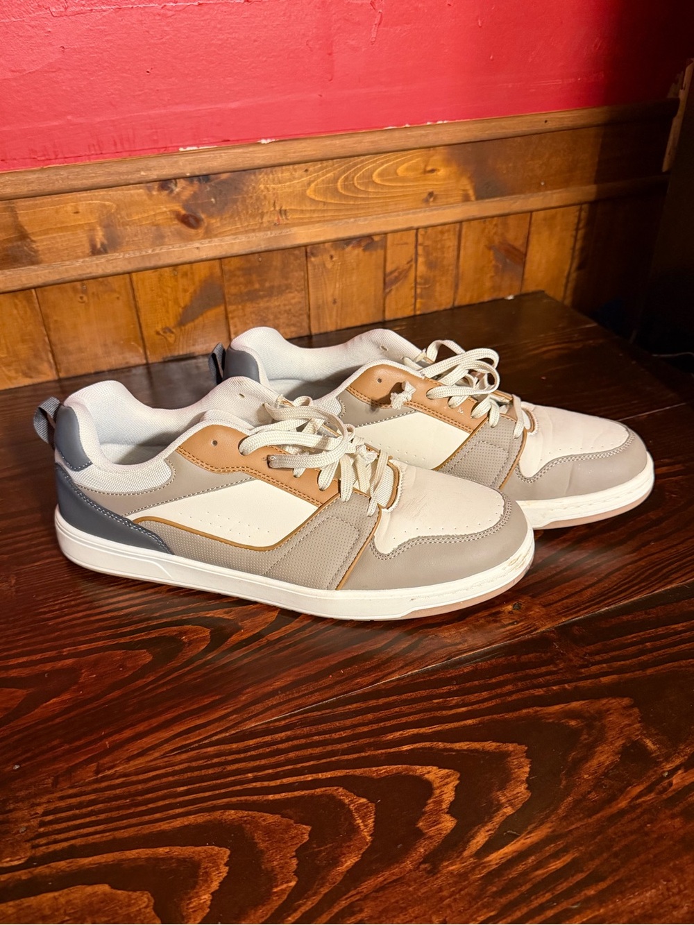 Men's No Boundaries Court Classic Low-Top Lace-up Sneakers in Beige, Tan & Gray